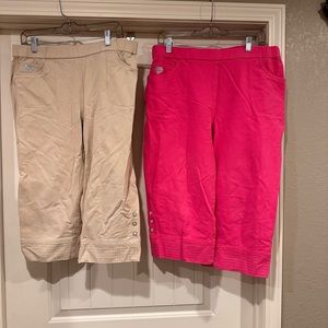 2 pair Womens L capris with embellishments. Dream Jeanne’s by Quacker Factory